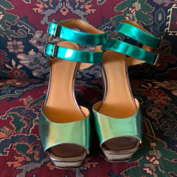 Kenneth Cole Green Metallic Wedges - Picture 4 of 5